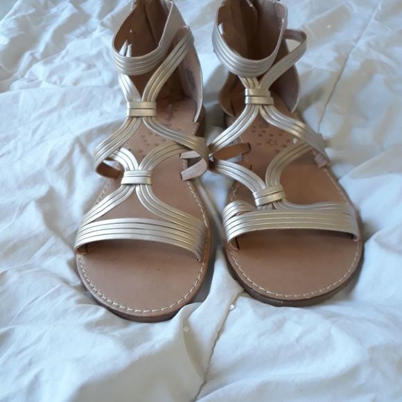 NWOB Cynthia Rowley gold gladiator sandals - Picture 3 of 6